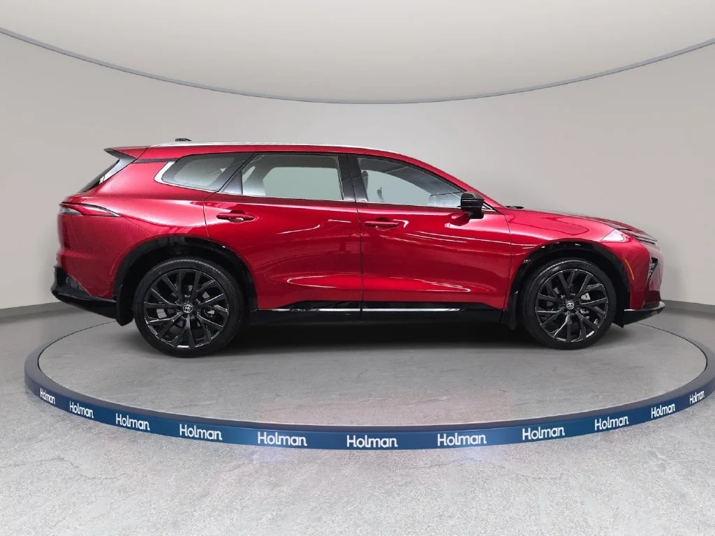 Used 2025 Red Toyota Limited image 5