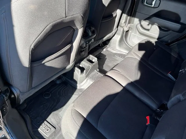 Used 2022 Black Jeep Sahara 4x4 image 19