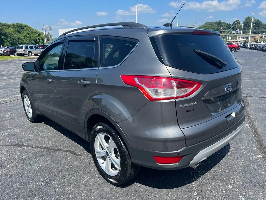 Used 2014 Sterling Gray Metall Ford SE image 3