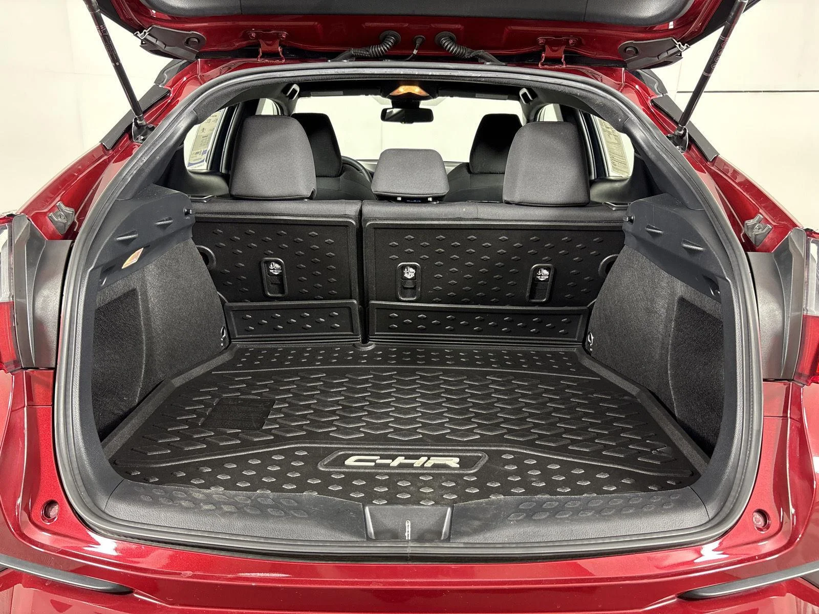 Used 2019 Ruby Flare Pearl w/Black Roof Toyota XLE image 18