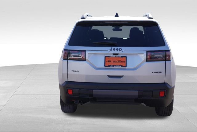 New 2026 Silver Zynith Clear-Coat Exterior Paint Jeep Laredo image 4
