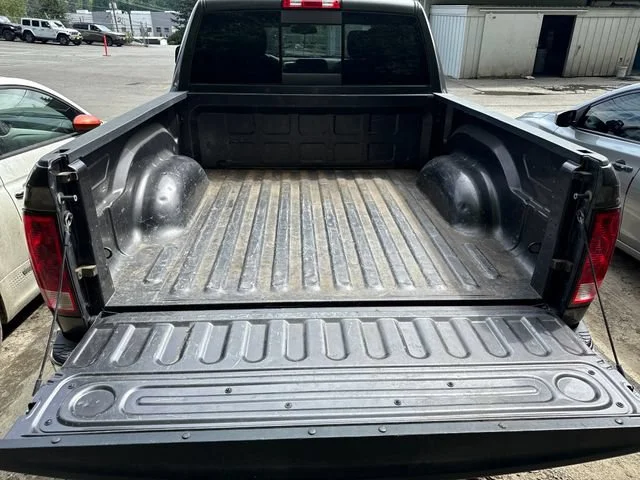 Used 2015 Granite Crystal Metallic Clearcoat Ram Big Horn image 12