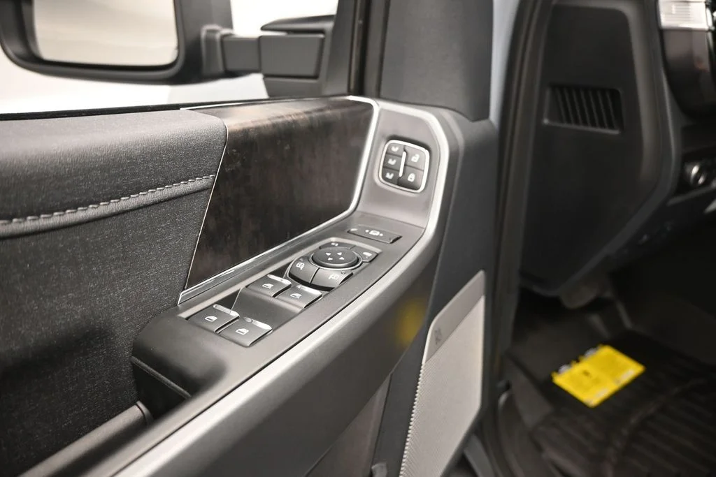 New 2026 Glacier Gray Metallic Tri-Coat Ford Lariat image 10