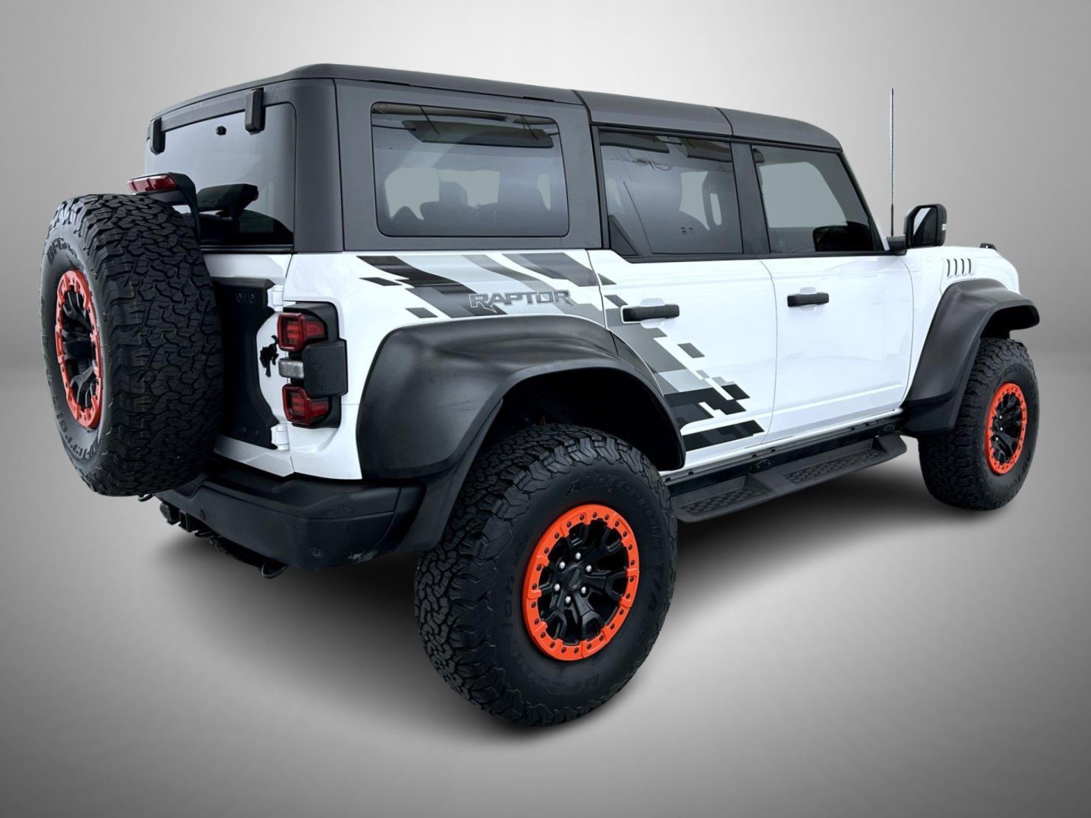 Used 2024 White Ford Raptor image 5
