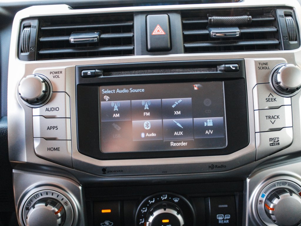 Used 2015 Classic Silver Metallic Toyota SR5 image 18