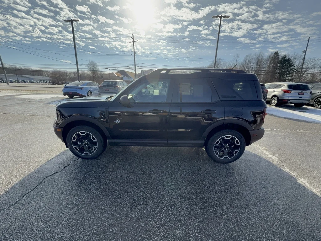 New 2025 Shadow Black Ford Outer Banks image 2