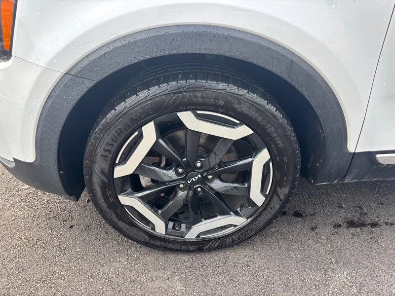 Used 2023 White Kia EX image 16