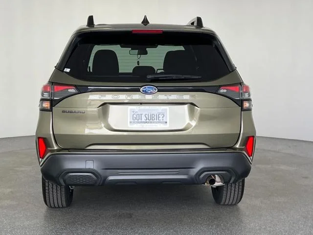 New 2026 AUTUMN GREEN METALLIC Subaru Premium image 5