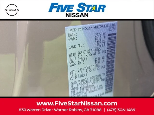 Used 2024  Nissan PRO-4X image 6
