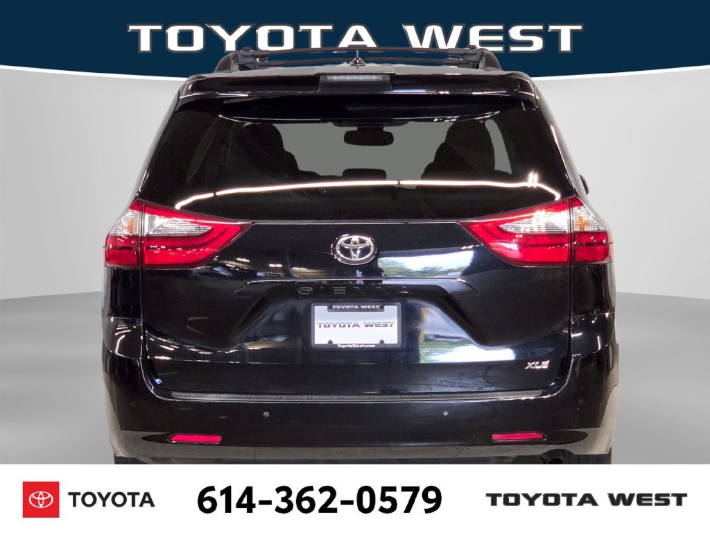 Used 2020 Black Toyota XLE Premium image 8