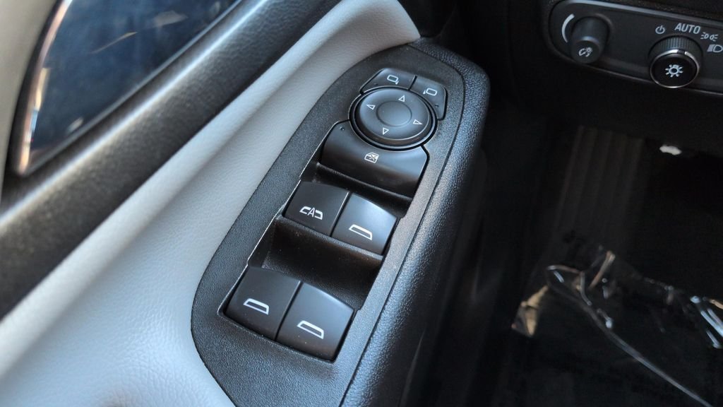 Used 2023 Black Chevrolet LS image 17