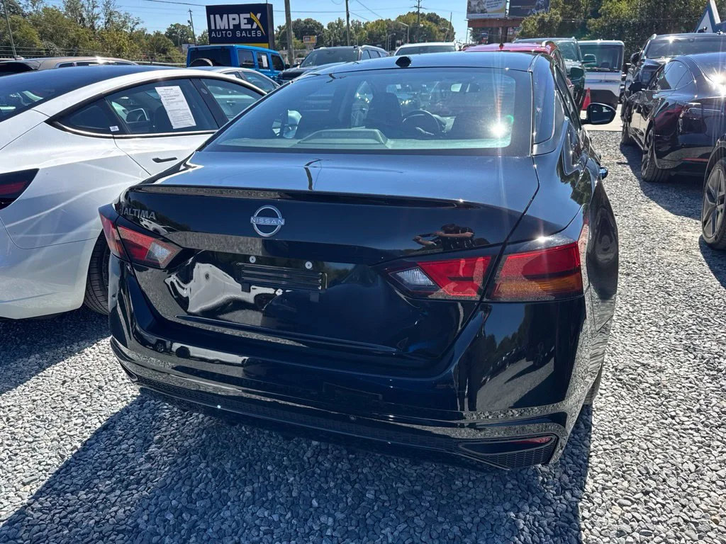 Used 2025 Black Nissan 2.5 SV image 3