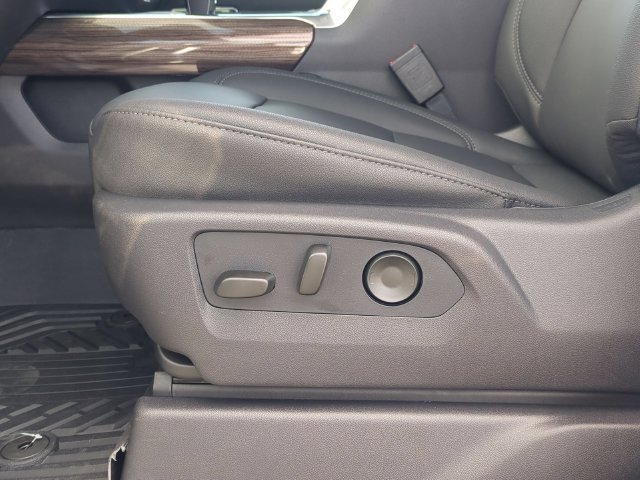Used 2026 Summit White Chevrolet LT Trail Boss image 20