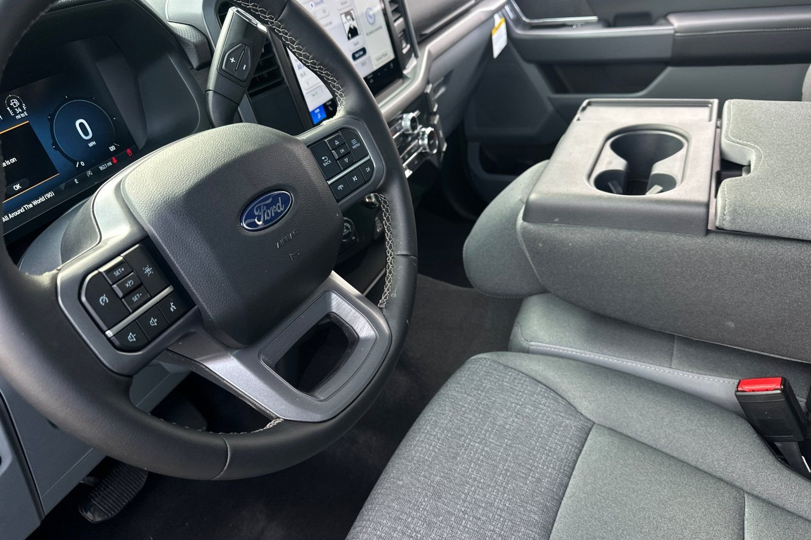 Used 2025 Black Ford XLT image 10