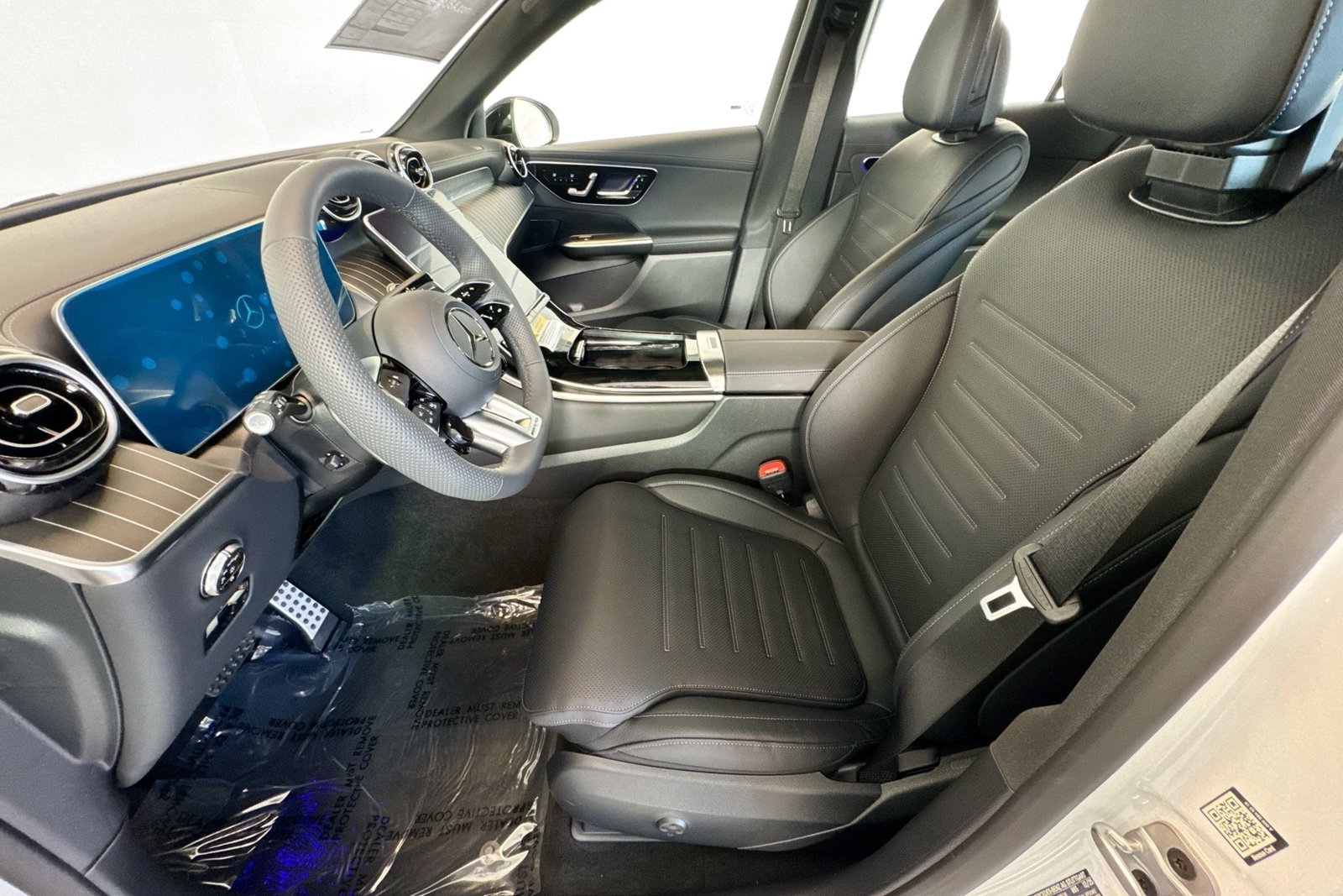 New 2026 MANUFAKTUR Moonlight White Metallic Mercedes-Benz AMG® GLC 43 image 17