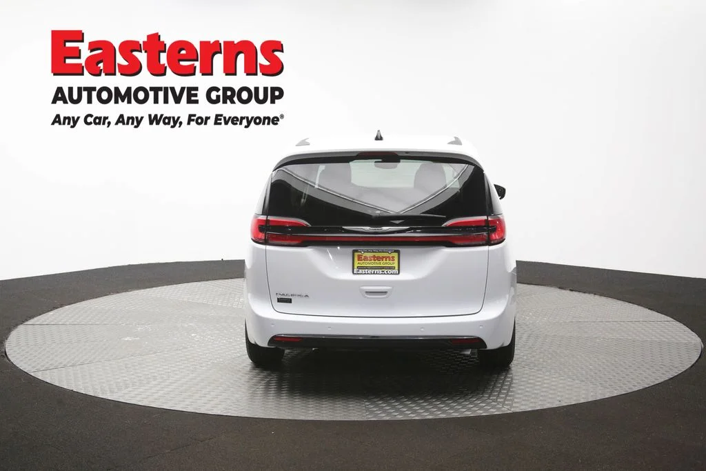 Used 2024 White Chrysler Touring L image 38