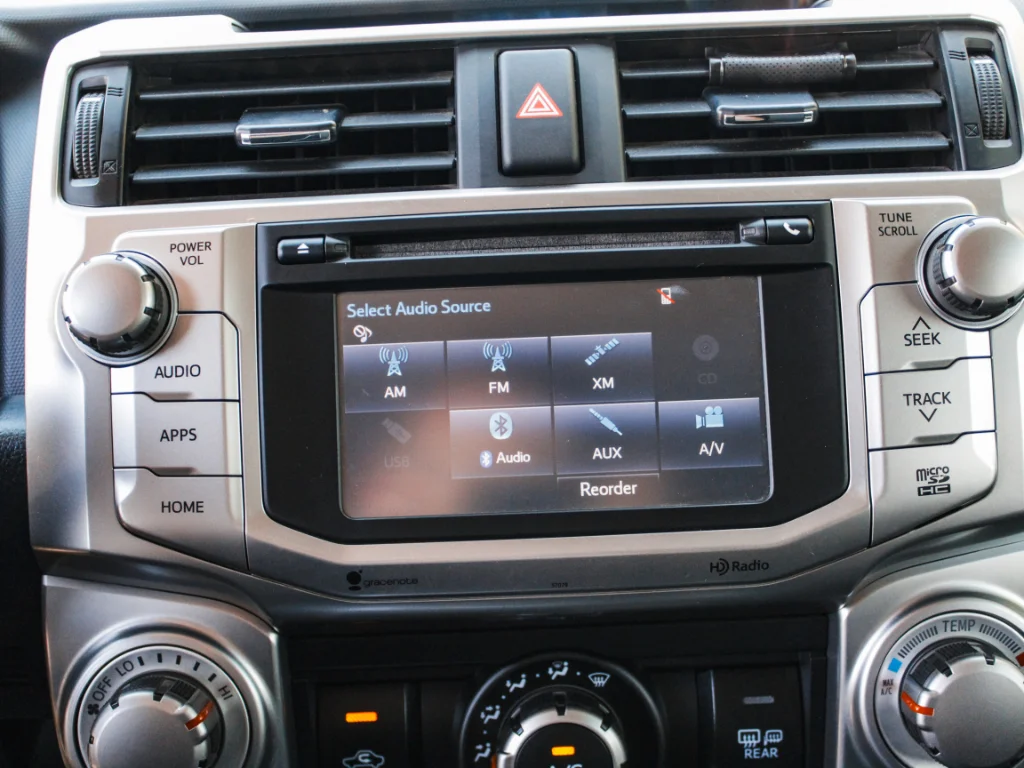 Used 2015 Classic Silver Metallic Toyota SR5 image 18
