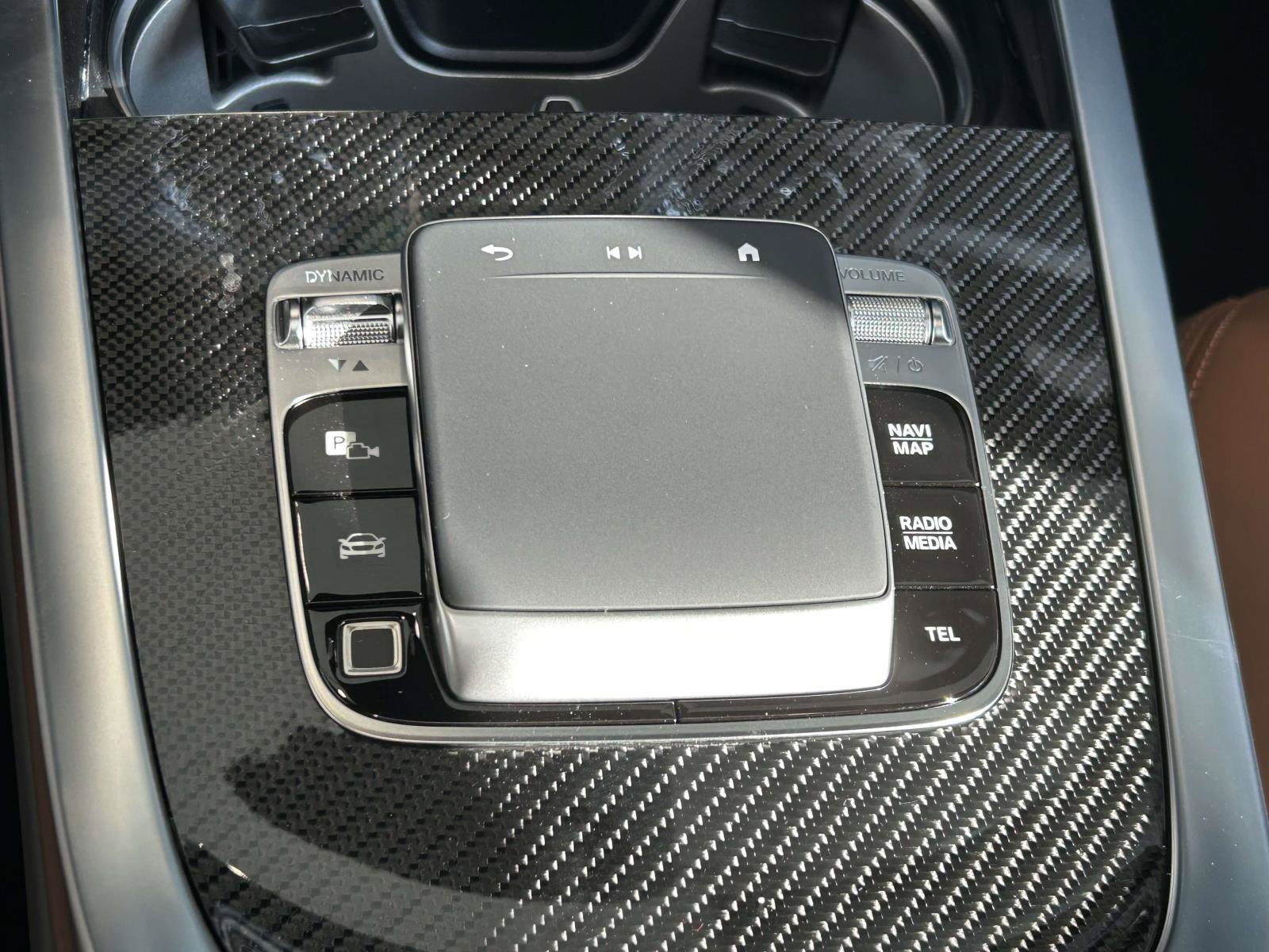 New 2027 MANUFAKTUR customer request glossy paint finish Mercedes-Benz AMG® G 63 SUV image 35