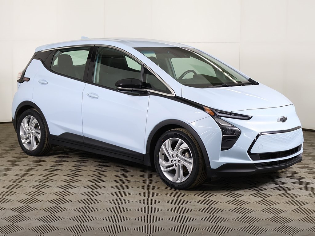 Used 2022 Chevrolet Bolt EV LT with VIN 1G1FW6S02N4104622 for sale in Streetsboro, OH