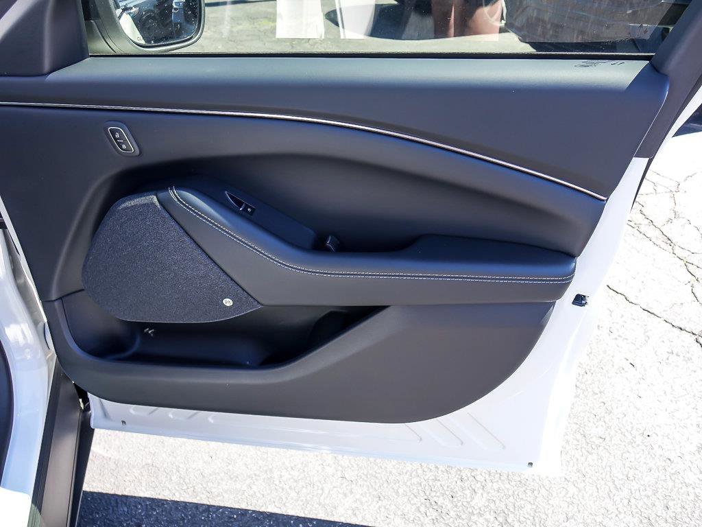 Used 2026 White Metallic Ford Premium image 32