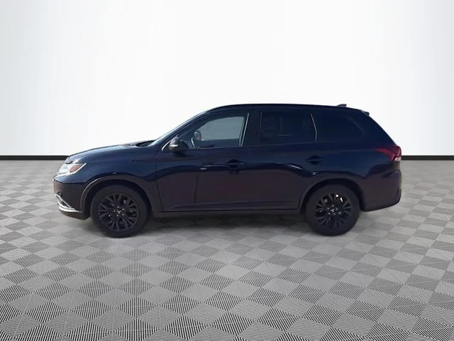 Used 2018 Blue Mitsubishi LE image 4
