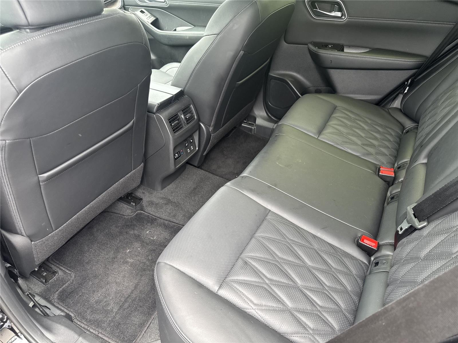 Used 2026 Super Black Nissan Platinum image 30