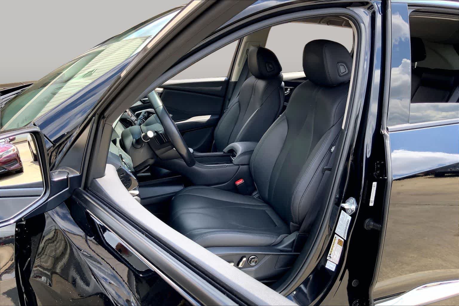 Used 2024 Majestic Black Pearl Acura  image 8