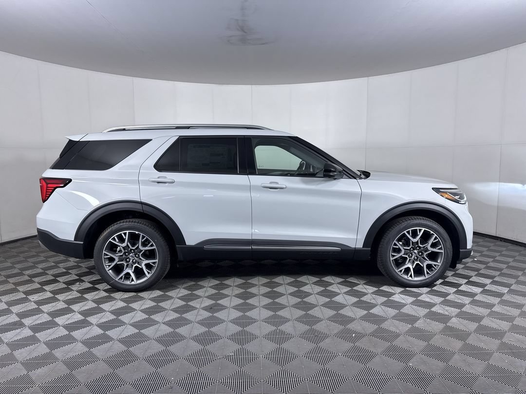 New 2027 Avalanche Gray Ford Platinum image 10