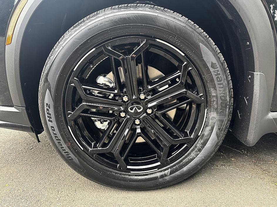 New 2027 Mineral Black INFINITI SPORT image 8