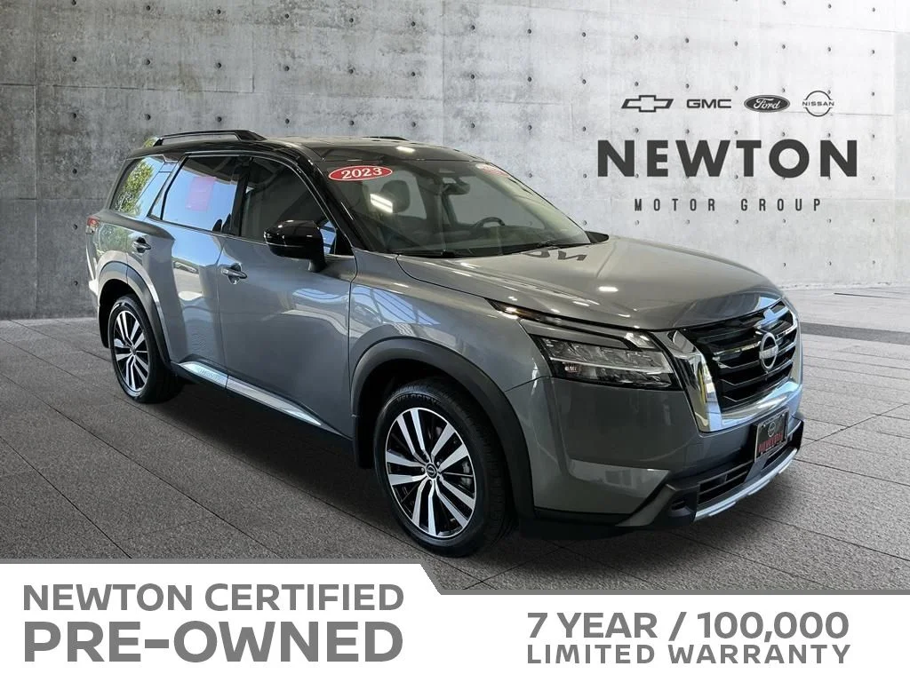 2023 Nissan Pathfinder Platinum 4WD's photo