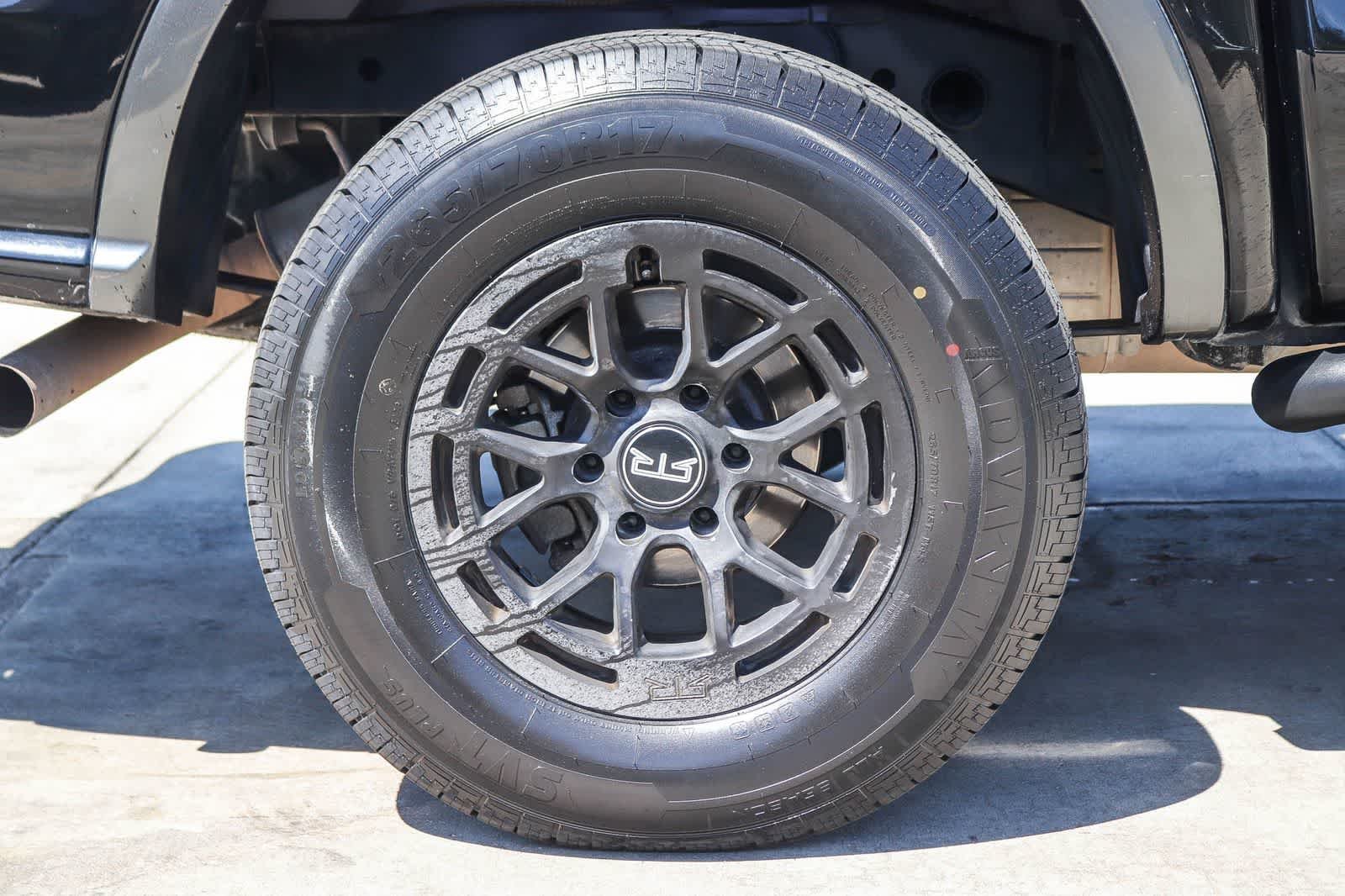 Used 2019 Shadow Black Ford XLT image 7