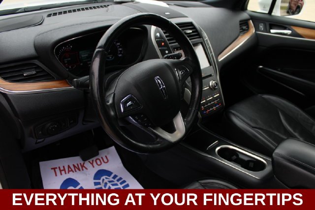 Used 2019 White Lincoln Reserve image 2