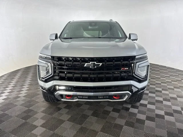 Used 2025 Gray Chevrolet Z71 image 2