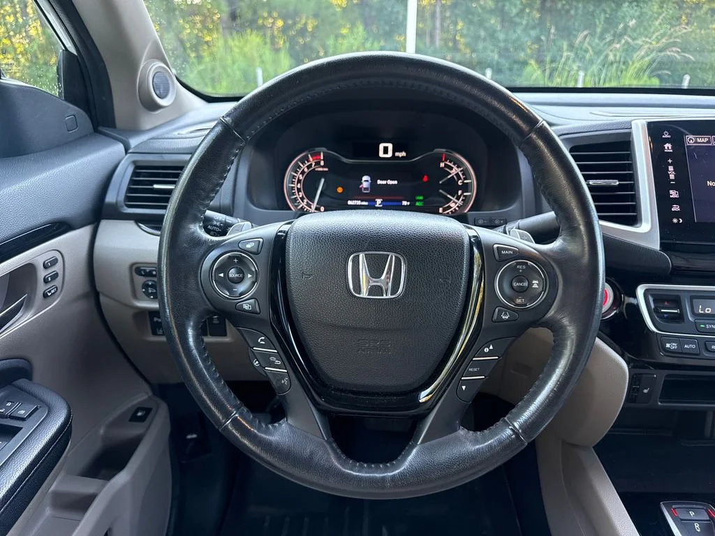 Certified Used 2020 Platinum White Pearl Honda RTL-E image 19