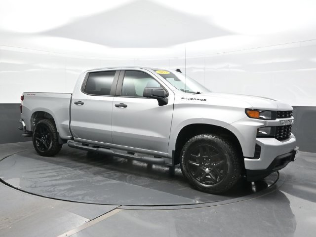Used 2022 Silver Chevrolet Custom image 7