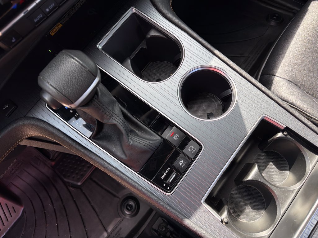 2024 Toyota Sienna Woodland Edition - Photo 27