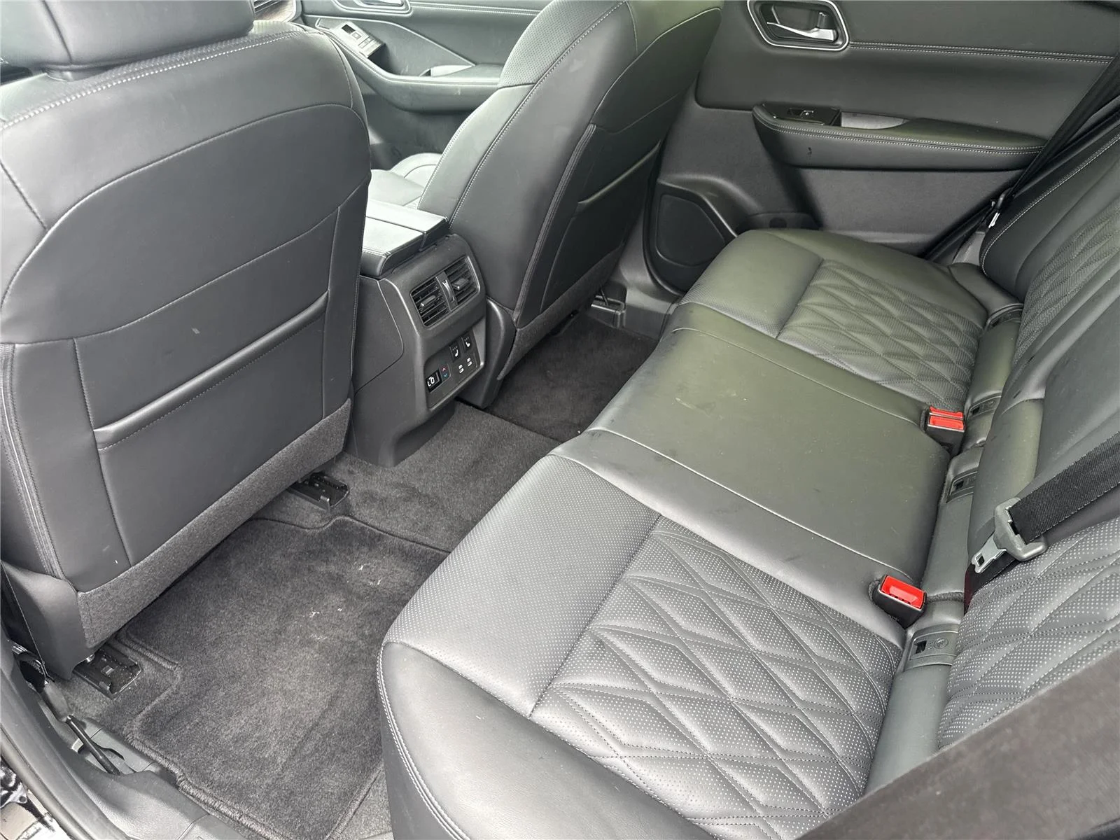 Used 2026 Super Black Nissan Platinum image 30