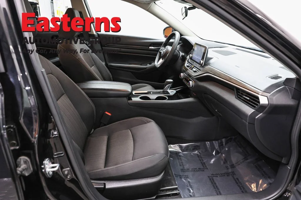 Used 2024 Black Nissan 2.5 SV image 24