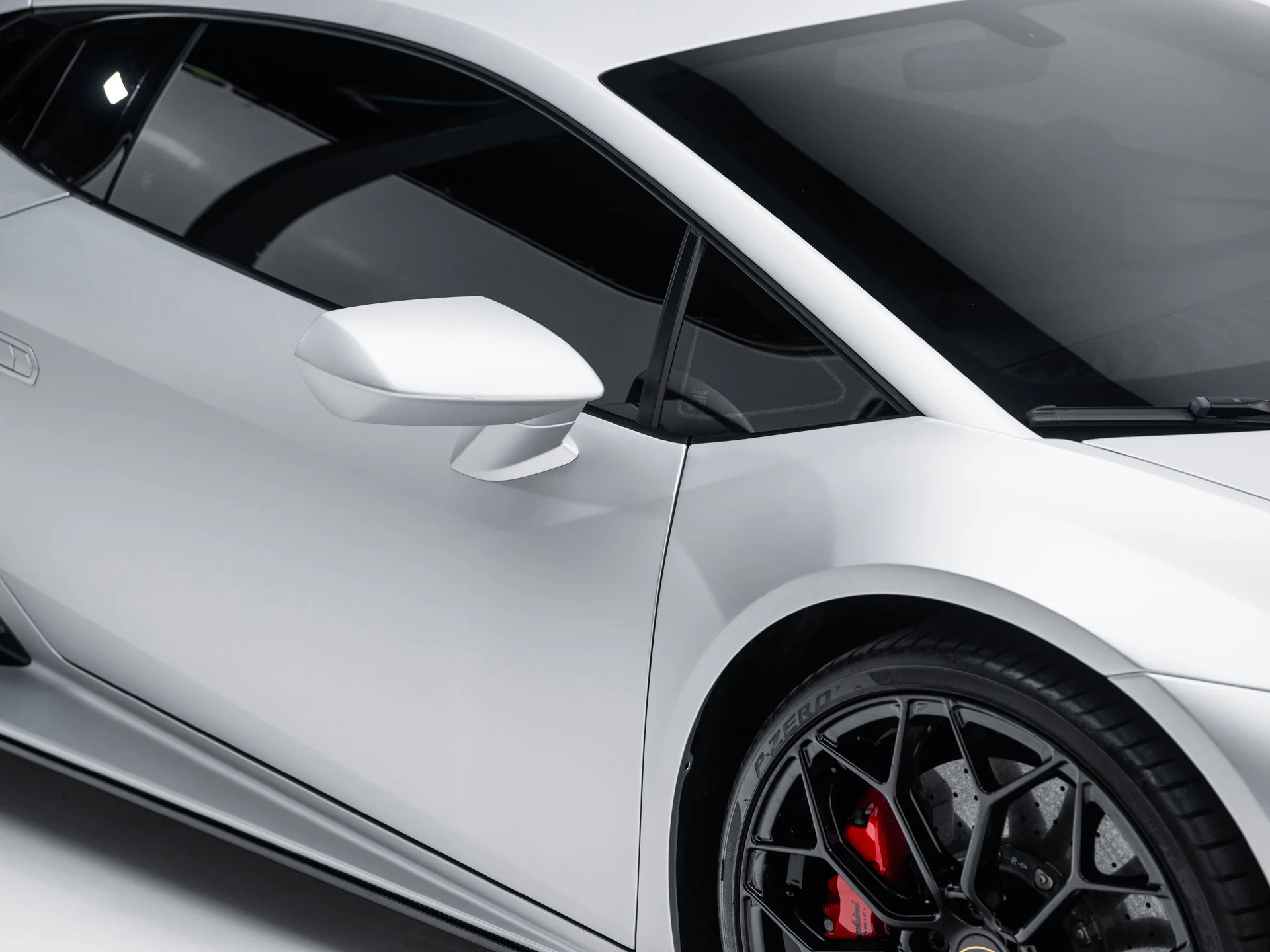 Used 2020 Grigio Adamas Matt Lamborghini  image 25