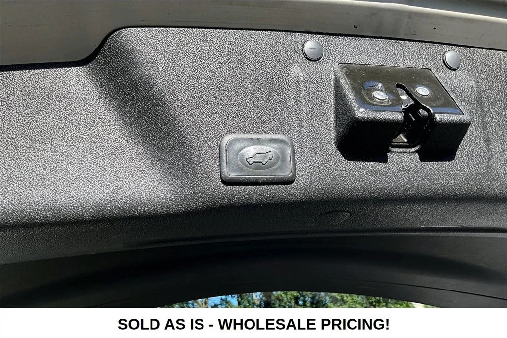 Used 2014 Gold GMC SLT-1 image 27