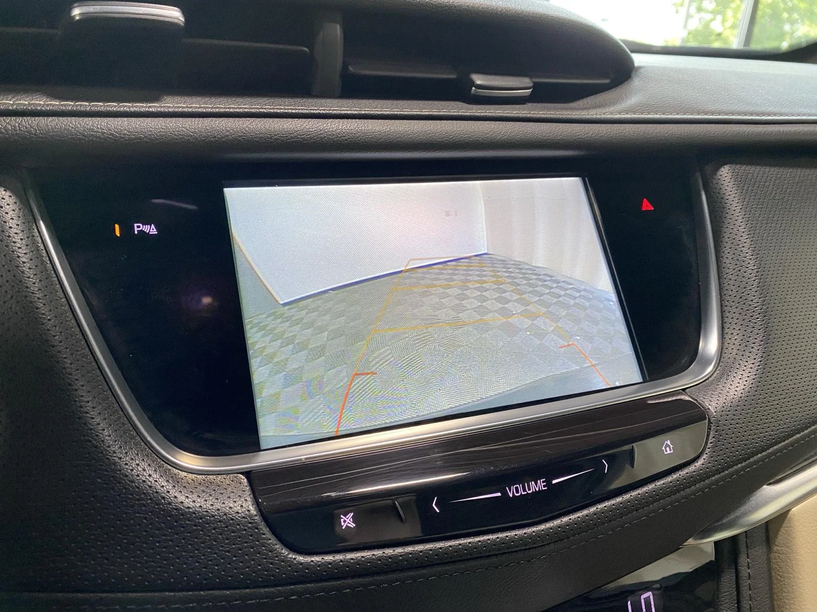 Used 2018 Dark Granite Metallic Cadillac FWD image 23
