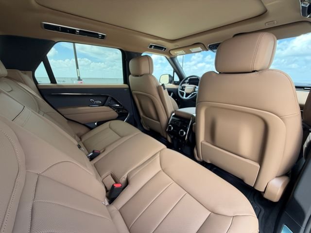 New 2026 Carpathian Grey Land Rover SE image 17