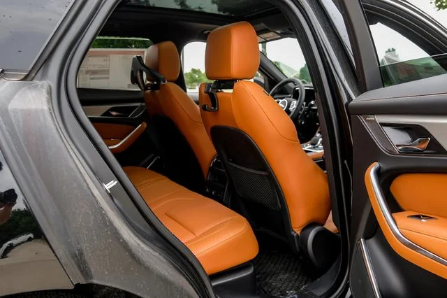 2026 Jaguar F-Pace R-Dynamic S - Photo 46