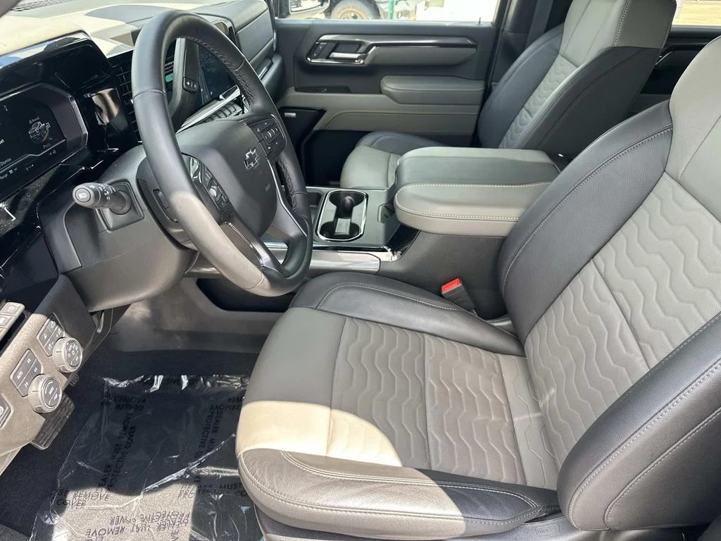 Used 2025 Black Chevrolet ZR2 image 16
