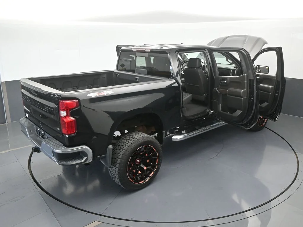 Used 2019 Black Chevrolet LT image 65