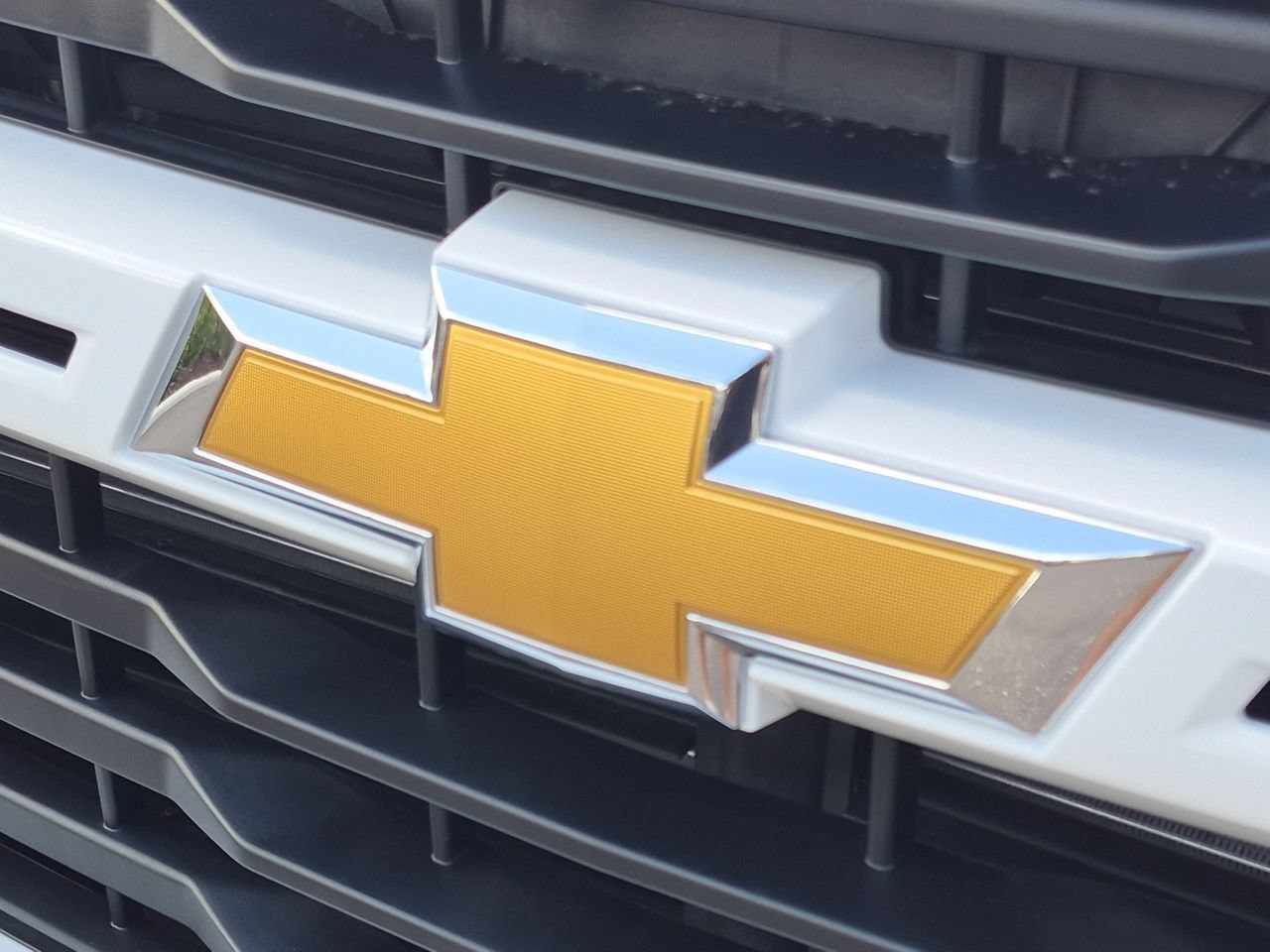 New 2026 Summit White Chevrolet Custom image 29