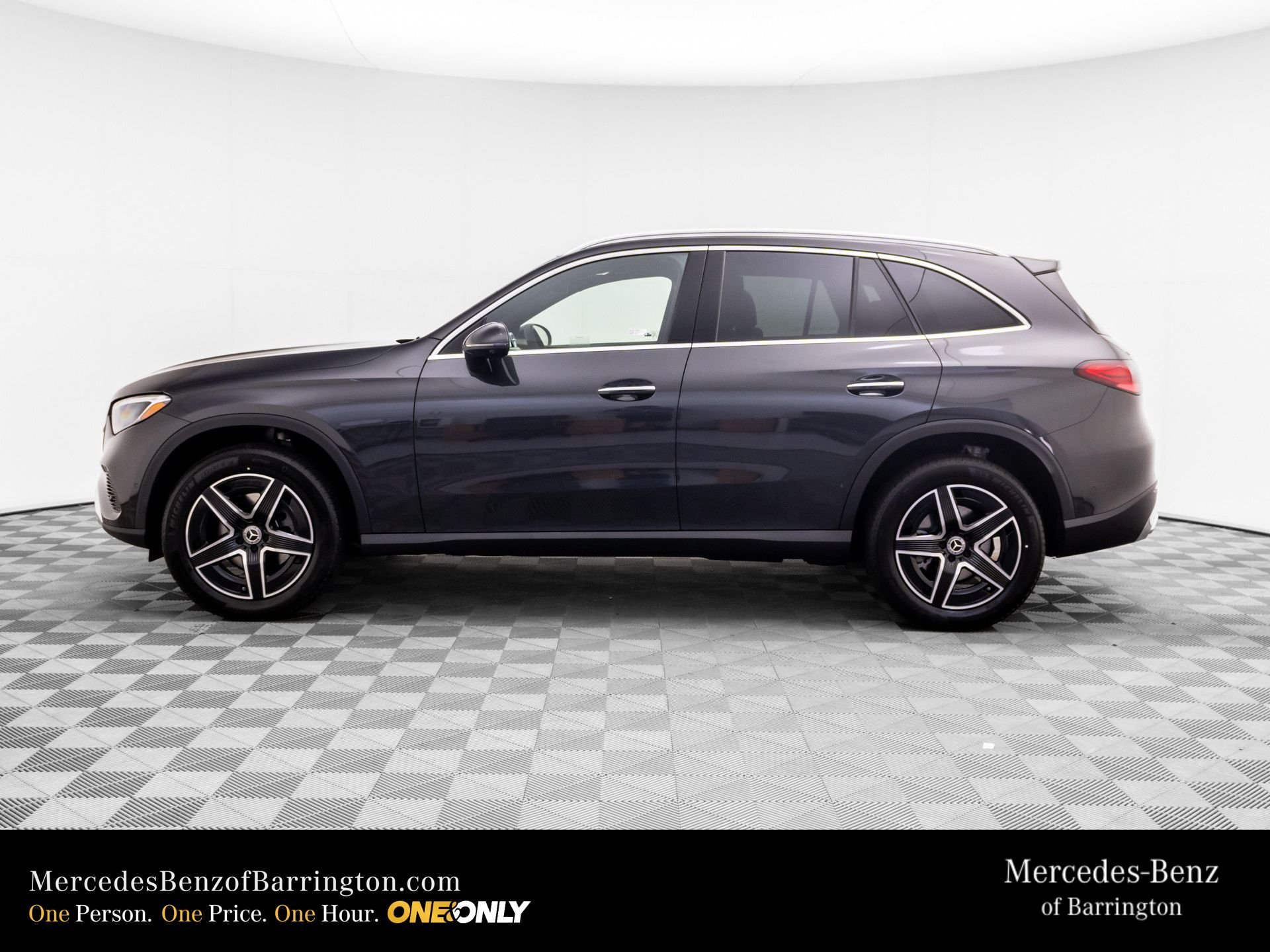 New 2026 Graphite Grey Metallic Mercedes-Benz GLC 300 image 2
