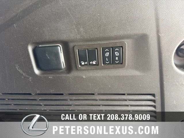 Used 2022 Gray Chevrolet Z71 image 24