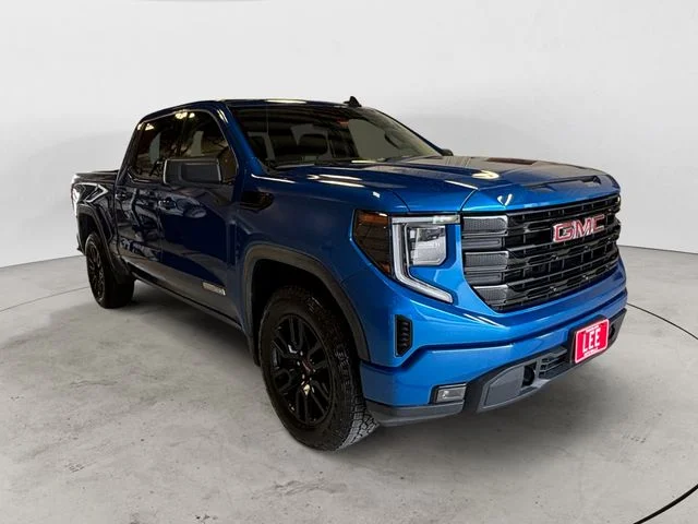 Used 2023 Blue GMC Elevation image 8