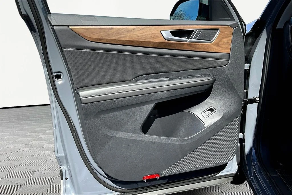 2026 Volkswagen Atlas SE w/Tech - Photo 20